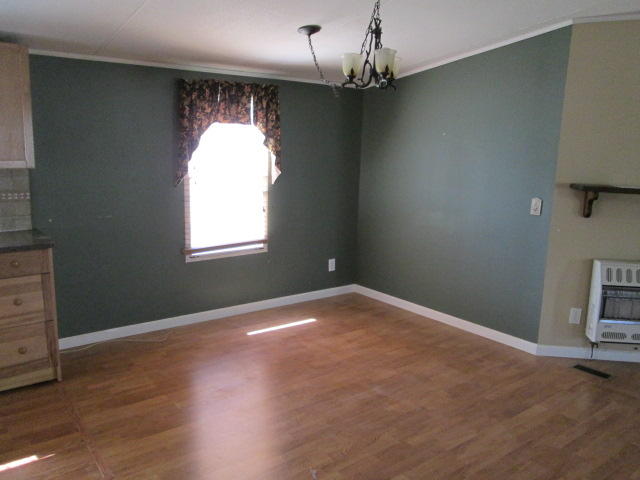 3155 Oswego Road Crossville, TN 38572 - Photo 5 of 20 5 Living room