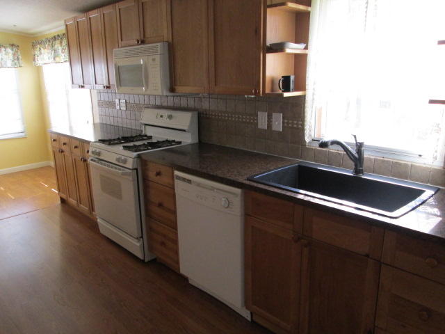 3155 Oswego Road Crossville, TN 38572 - Photo 7 of 20 7 Kitchen
