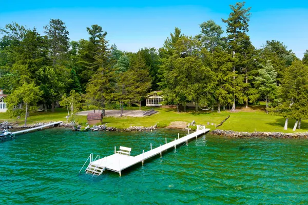 $3,200,000 | 8143 Drake Lane, Williamsburg, MI 49690