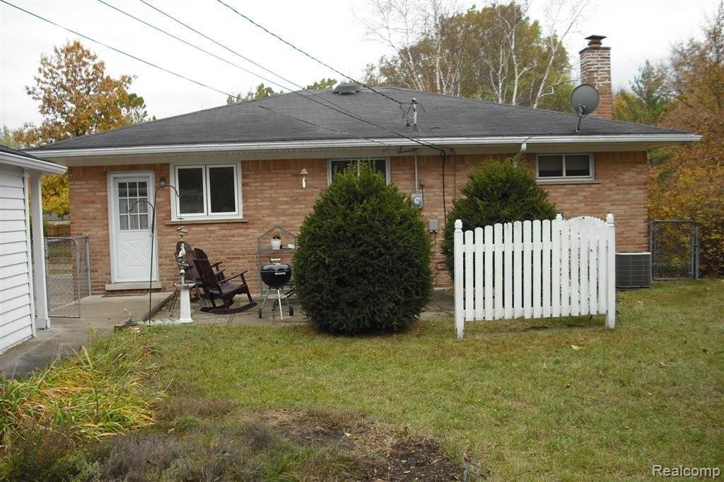 489 Thalia Avenue Rochester, MI 48307 - Photo 5 of 23 DSCF0022.JPG