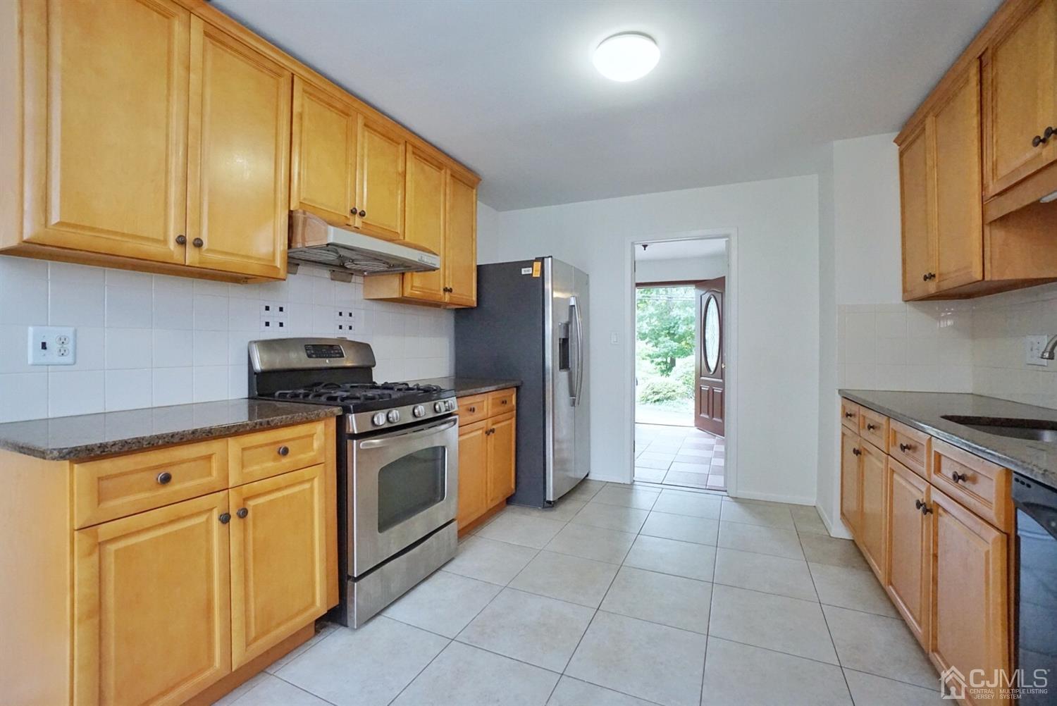 2 Malibu Drive Edison, NJ 08820 - Photo 13 of 40