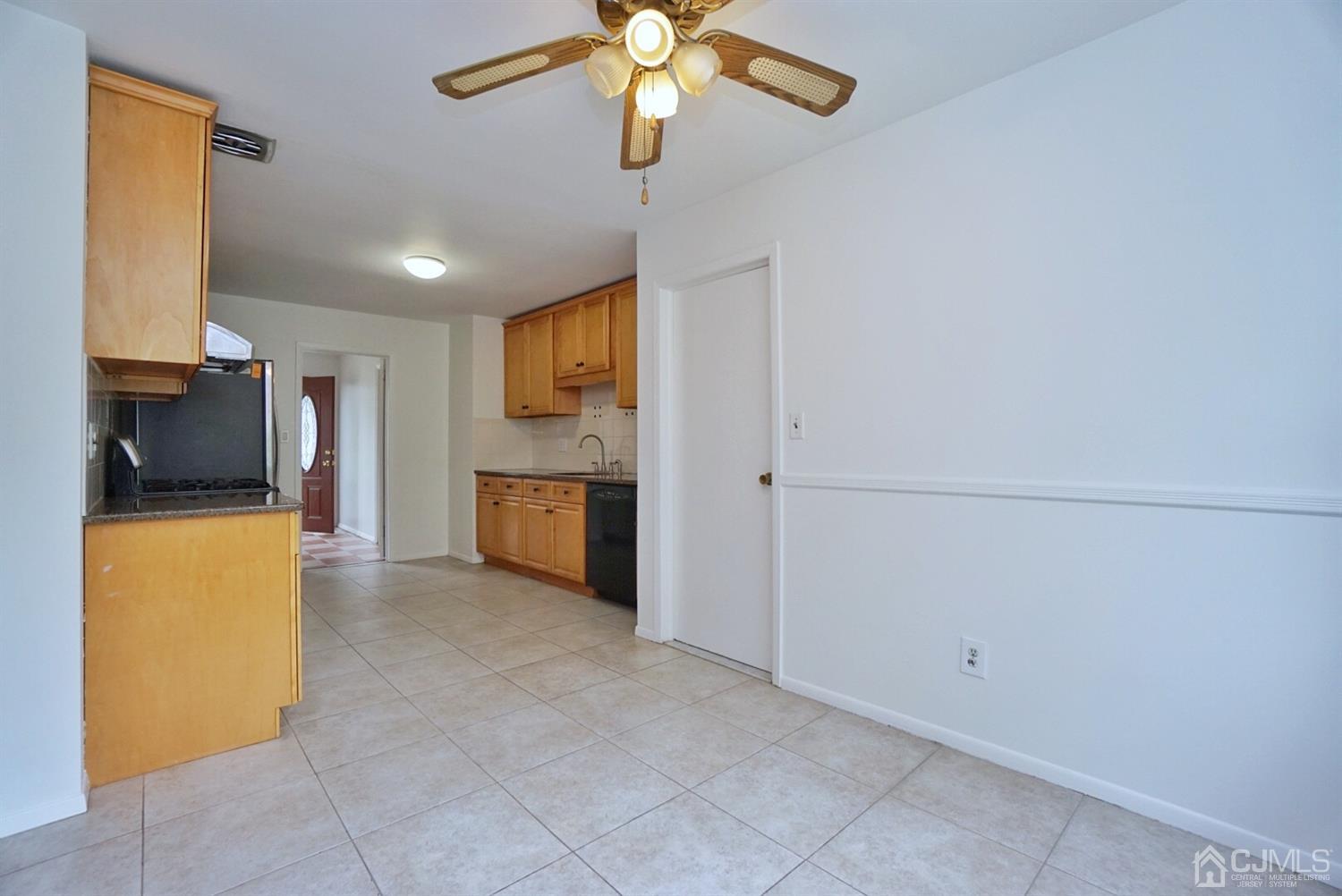 2 Malibu Drive Edison, NJ 08820 - Photo 14 of 40