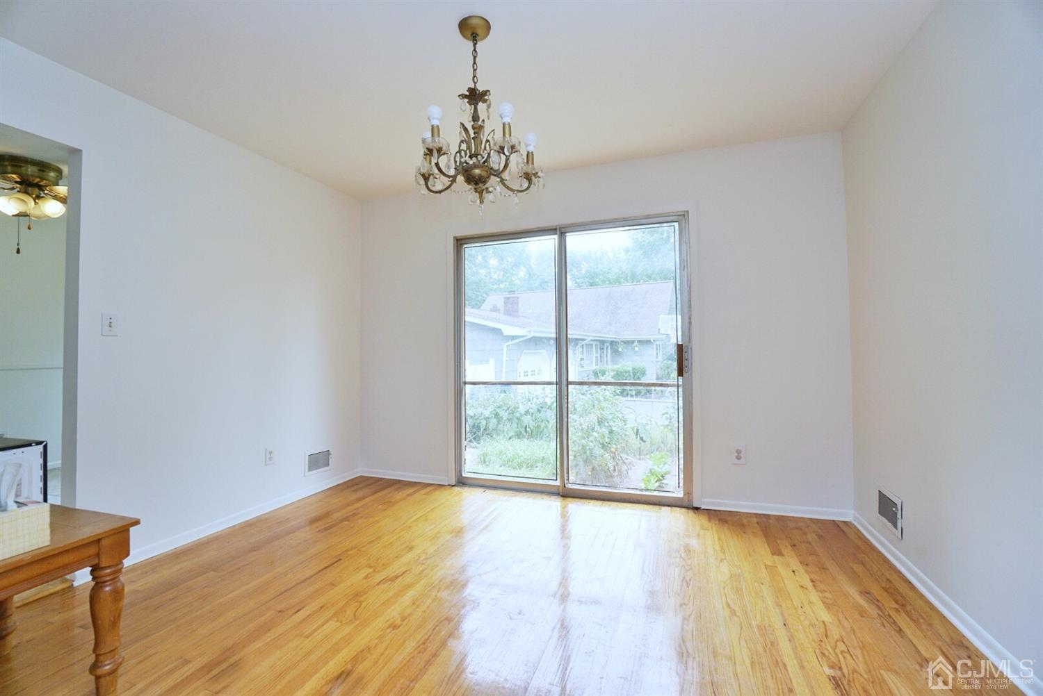 2 Malibu Drive Edison, NJ 08820 - Photo 36 of 40