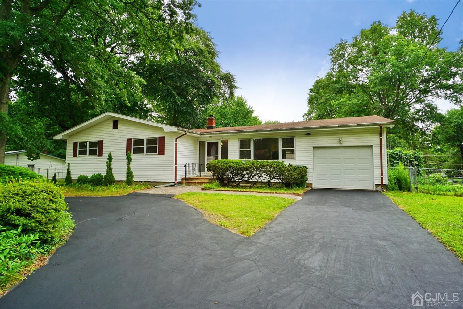 2 Malibu Drive Edison, NJ 08820 - Photo 37 of 40