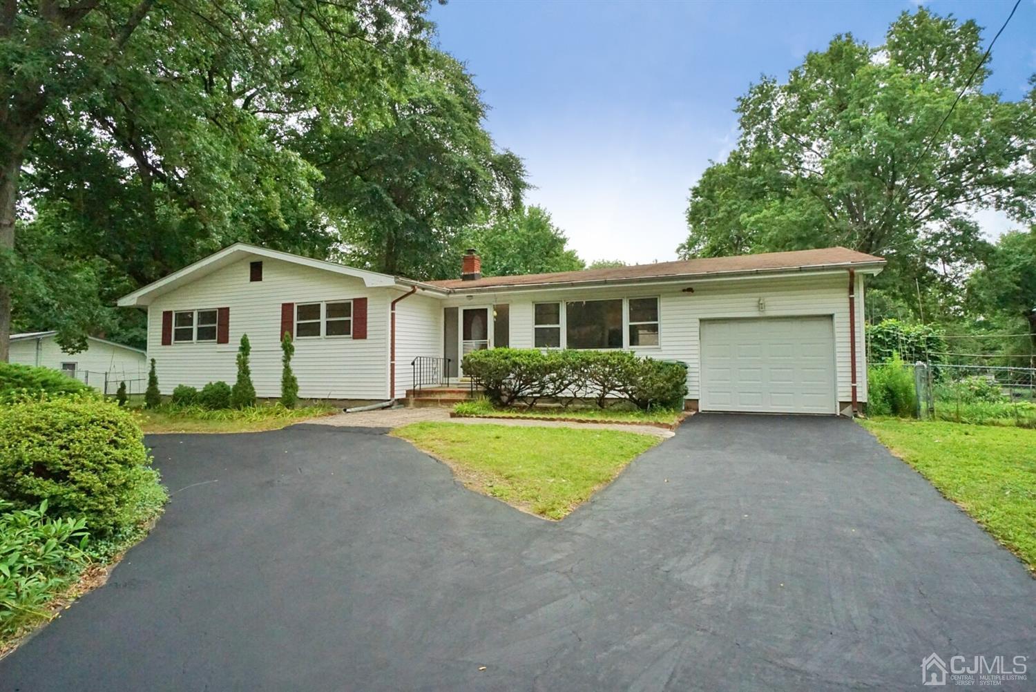 2 Malibu Drive Edison, NJ 08820 - Photo 38 of 40