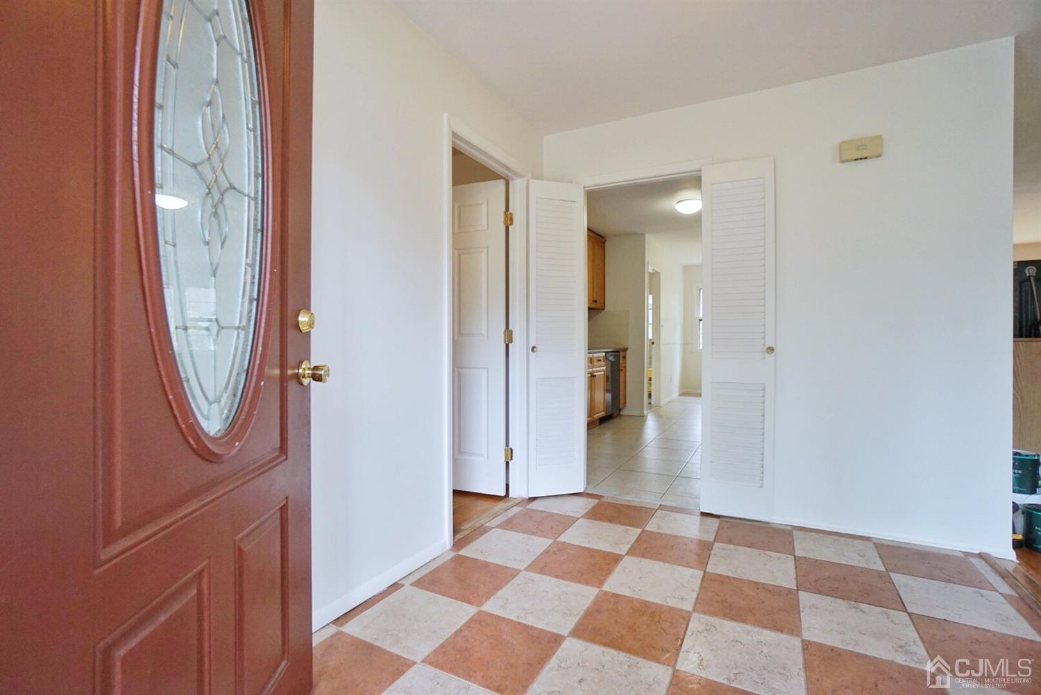 2 Malibu Drive Edison, NJ 08820 - Photo 7 of 40