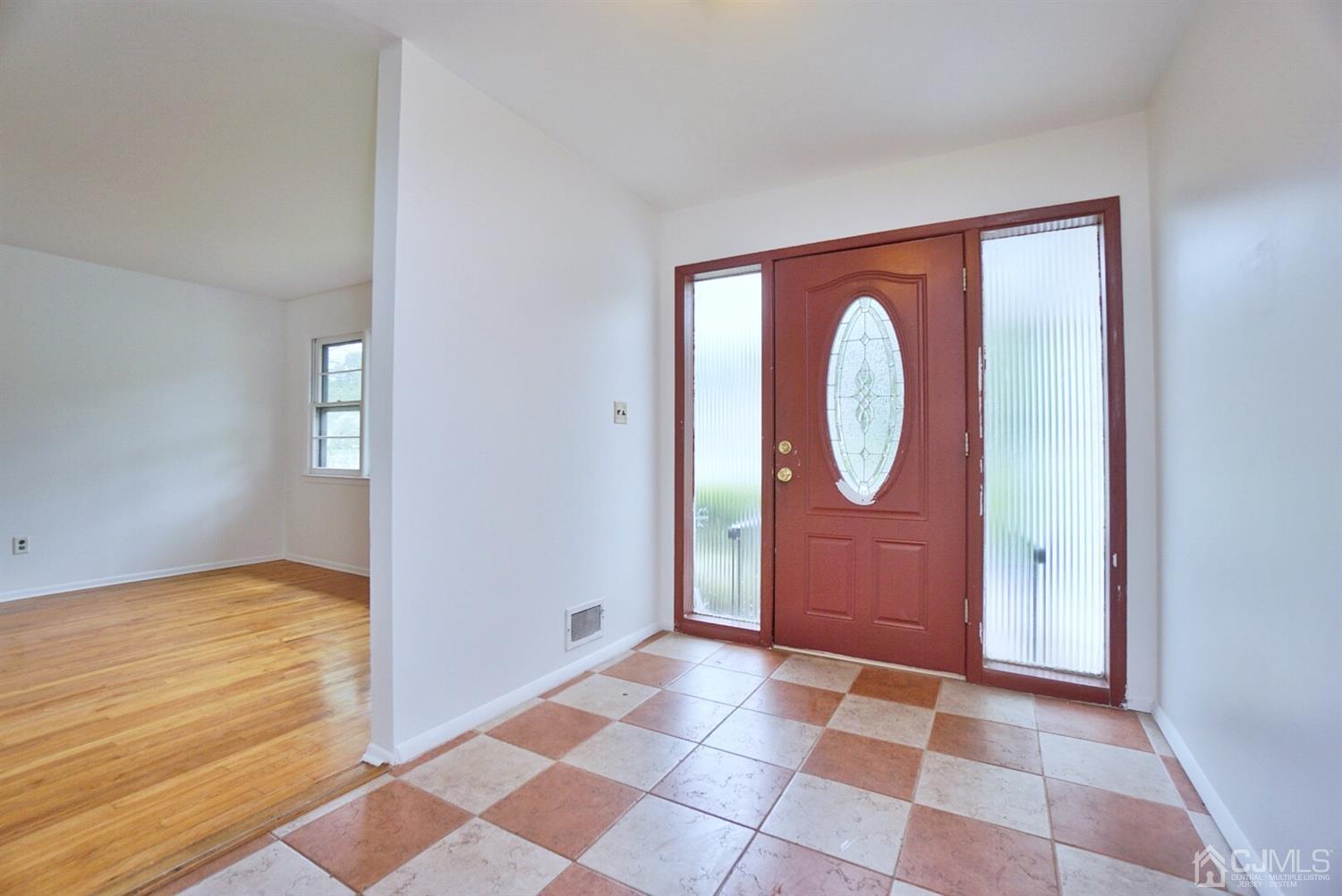 2 Malibu Drive Edison, NJ 08820 - Photo 8 of 40