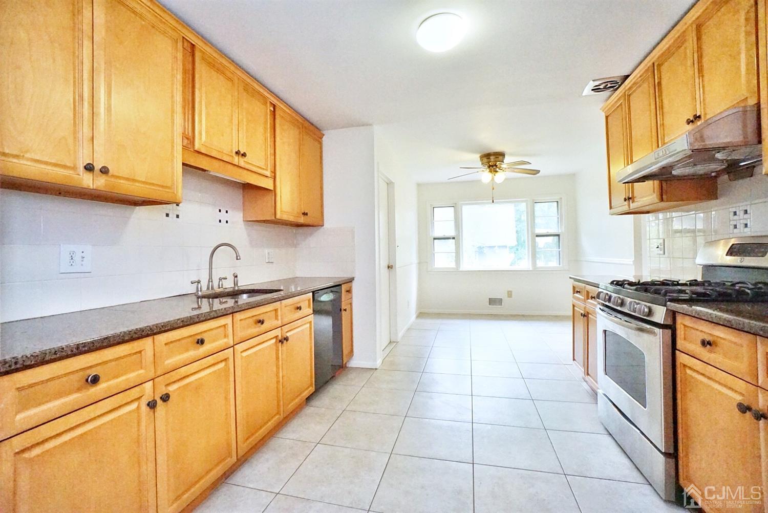 2 Malibu Drive Edison, NJ 08820 - Photo 9 of 40