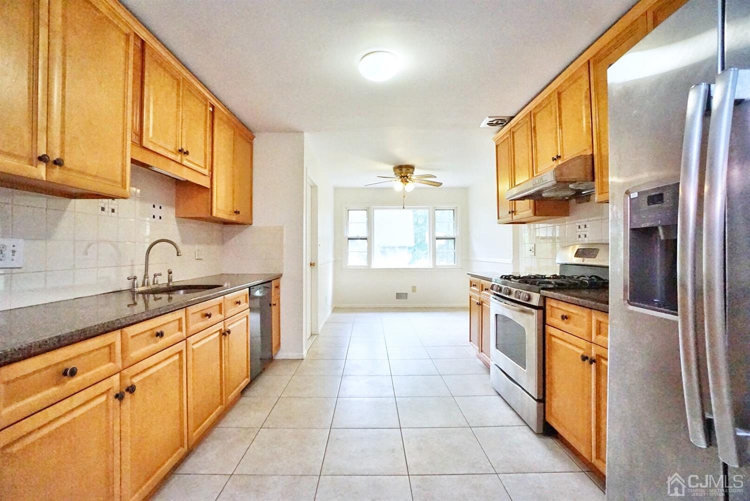 2 Malibu Drive Edison, NJ 08820 - Photo 10 of 40