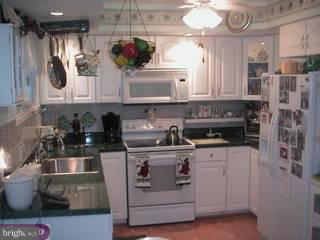 89 Cobalt Cross Road Levittown, PA 19057 - Photo 3 of 6 Gallery Image 3