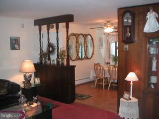 89 Cobalt Cross Road Levittown, PA 19057 - Photo 4 of 6 Gallery Image 4
