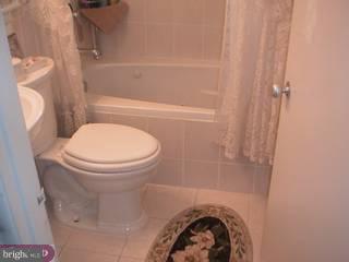 89 Cobalt Cross Road Levittown, PA 19057 - Photo 5 of 6 Gallery Image 5