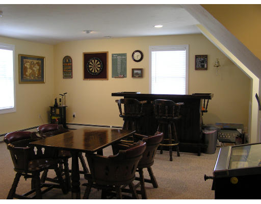 73 Meadowbrook Road Franklin, MA 02038 - Photo 11 of 12 Gallery Image 11