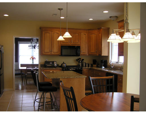 73 Meadowbrook Road Franklin, MA 02038 - Photo 8 of 12 Gallery Image 8