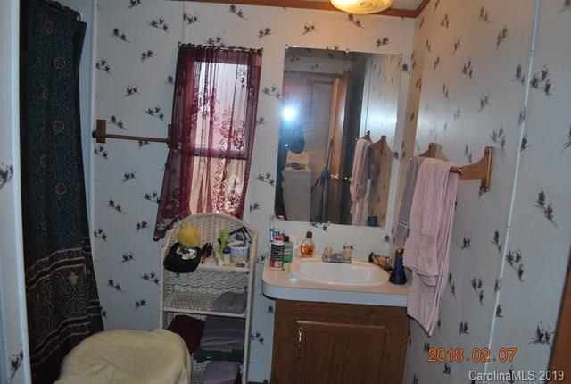 241 Pleasant Hill Road Marion, NC 28752 - Photo 11 of 25 Gallery Image 11