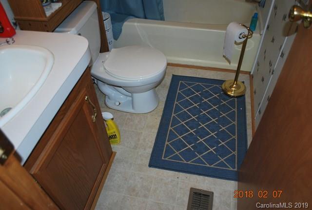 241 Pleasant Hill Road Marion, NC 28752 - Photo 5 of 25 Gallery Image 5