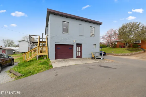 $369,000 | 725 Church Street, Loudon, TN 37774