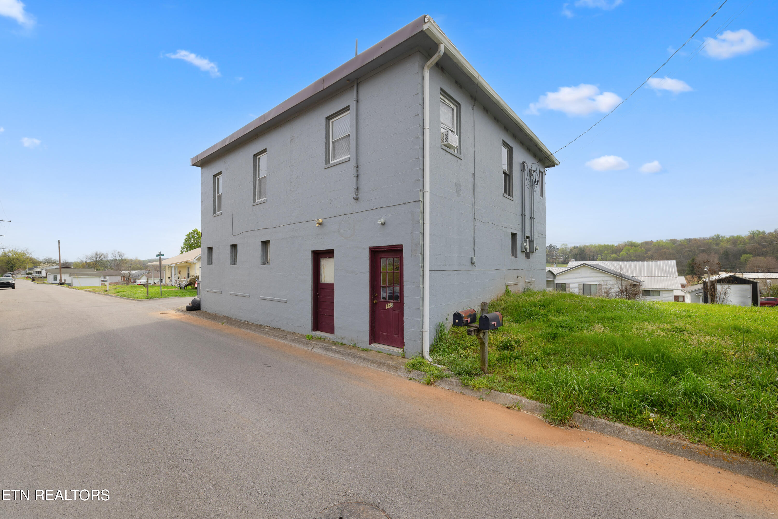 725 Church Street Loudon, TN 37774 - Photo 2 of 25 Positive Perceptions-2