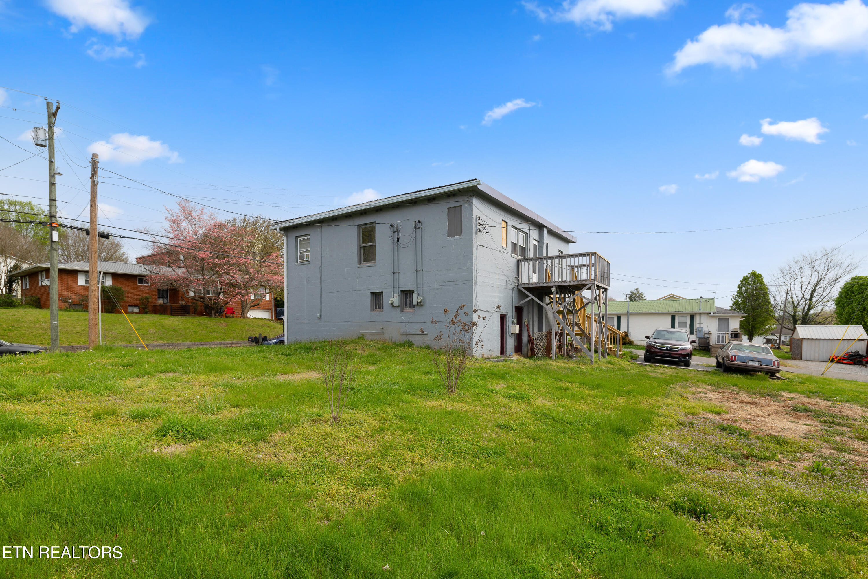 725 Church Street Loudon, TN 37774 - Photo 3 of 25 Positive Perceptions-25