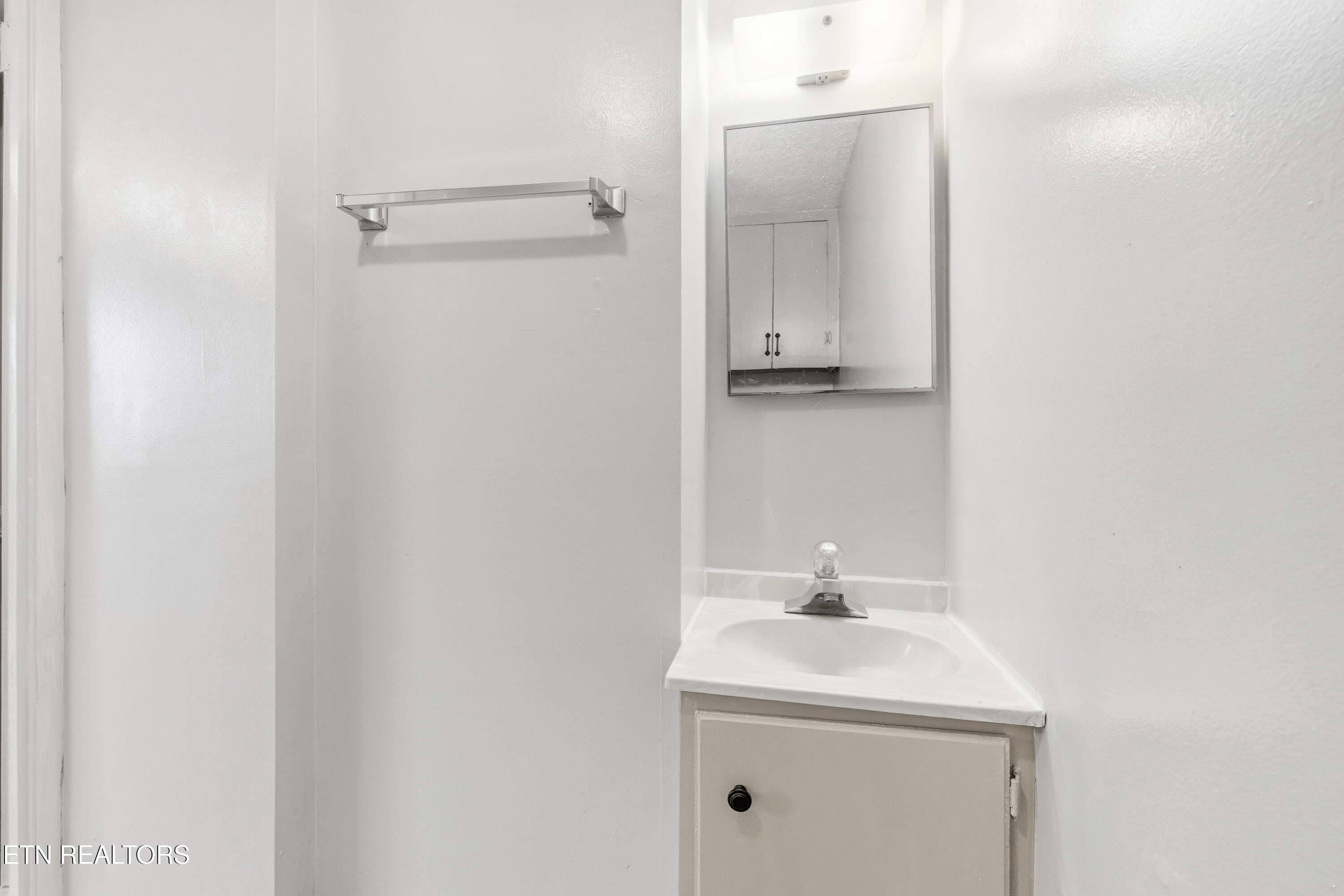 725 Church Street Loudon, TN 37774 - Photo 7 of 25 Positive Perceptions-6