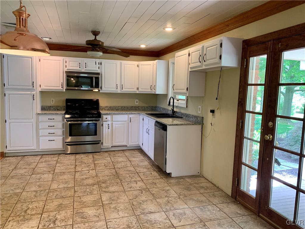 726 Newlins Road East Easton, PA 18040 - Photo 5 of 25 Gallery Image 5