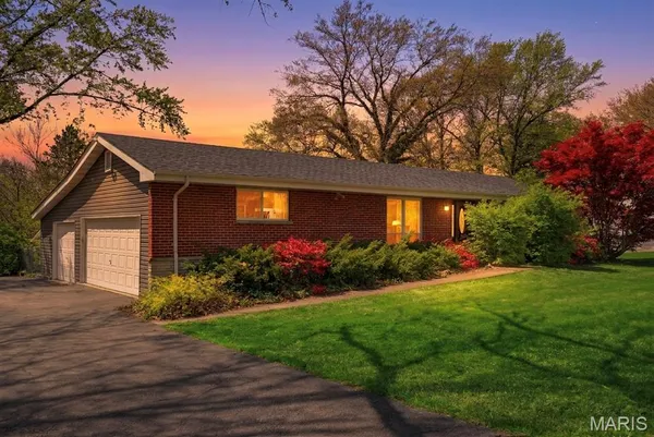 $335,000 | 1 Seawood Court, St. Louis, MO 63146