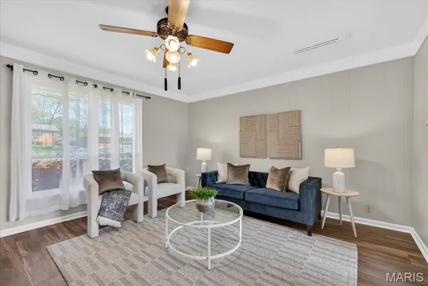 $335,000 | 1 Seawood Court, St. Louis, MO 63146