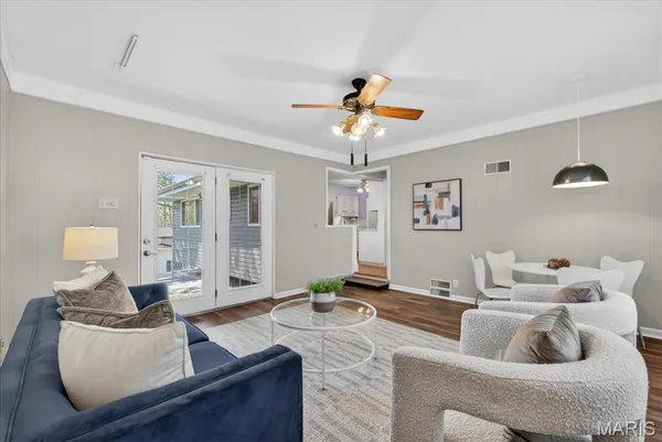 $335,000 | 1 Seawood Court, St. Louis, MO 63146
