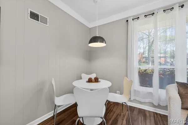 $335,000 | 1 Seawood Court, St. Louis, MO 63146