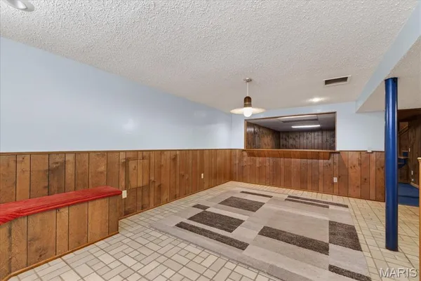 $335,000 | 1 Seawood Court, St. Louis, MO 63146