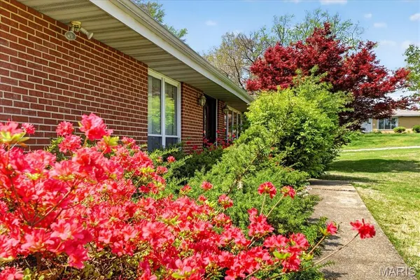 $335,000 | 1 Seawood Court, St. Louis, MO 63146