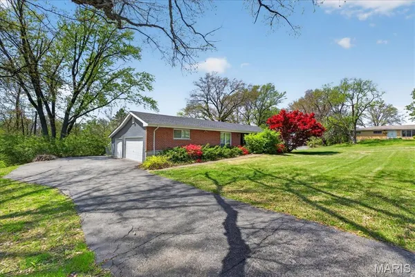 $335,000 | 1 Seawood Court, St. Louis, MO 63146