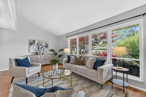 $335,000 | 1 Seawood Court, St. Louis, MO 63146
