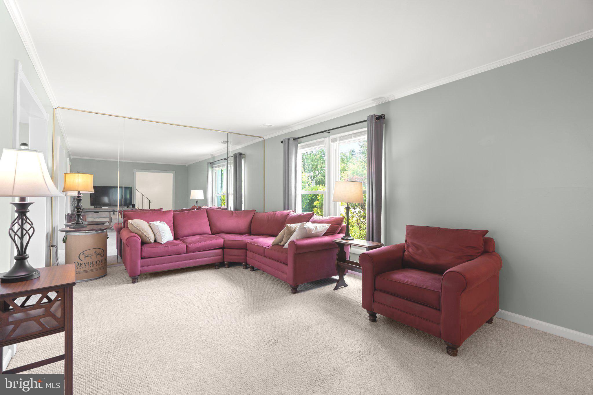 737 Chapelgate Drive Odenton, MD 21113 - Photo 4 of 31 Open and bright living room