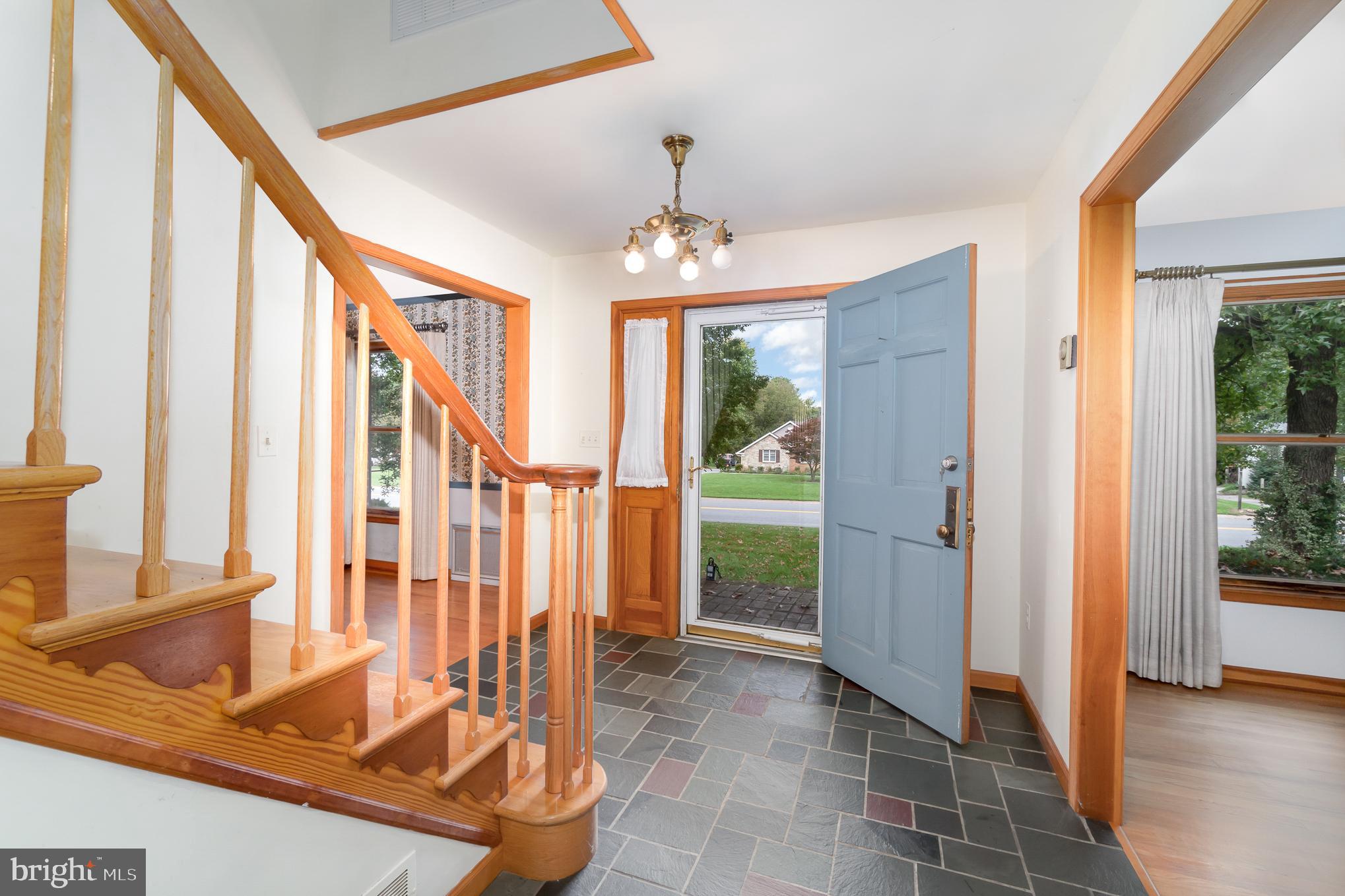 1193 Long Valley Road Westminster, MD 21158 - Photo 11 of 40 Foyer