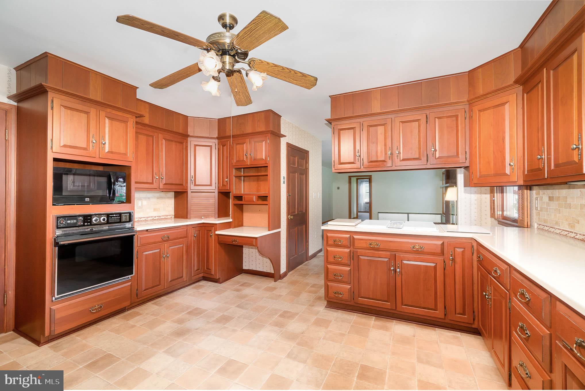 1193 Long Valley Road Westminster, MD 21158 - Photo 18 of 40 Kitchen