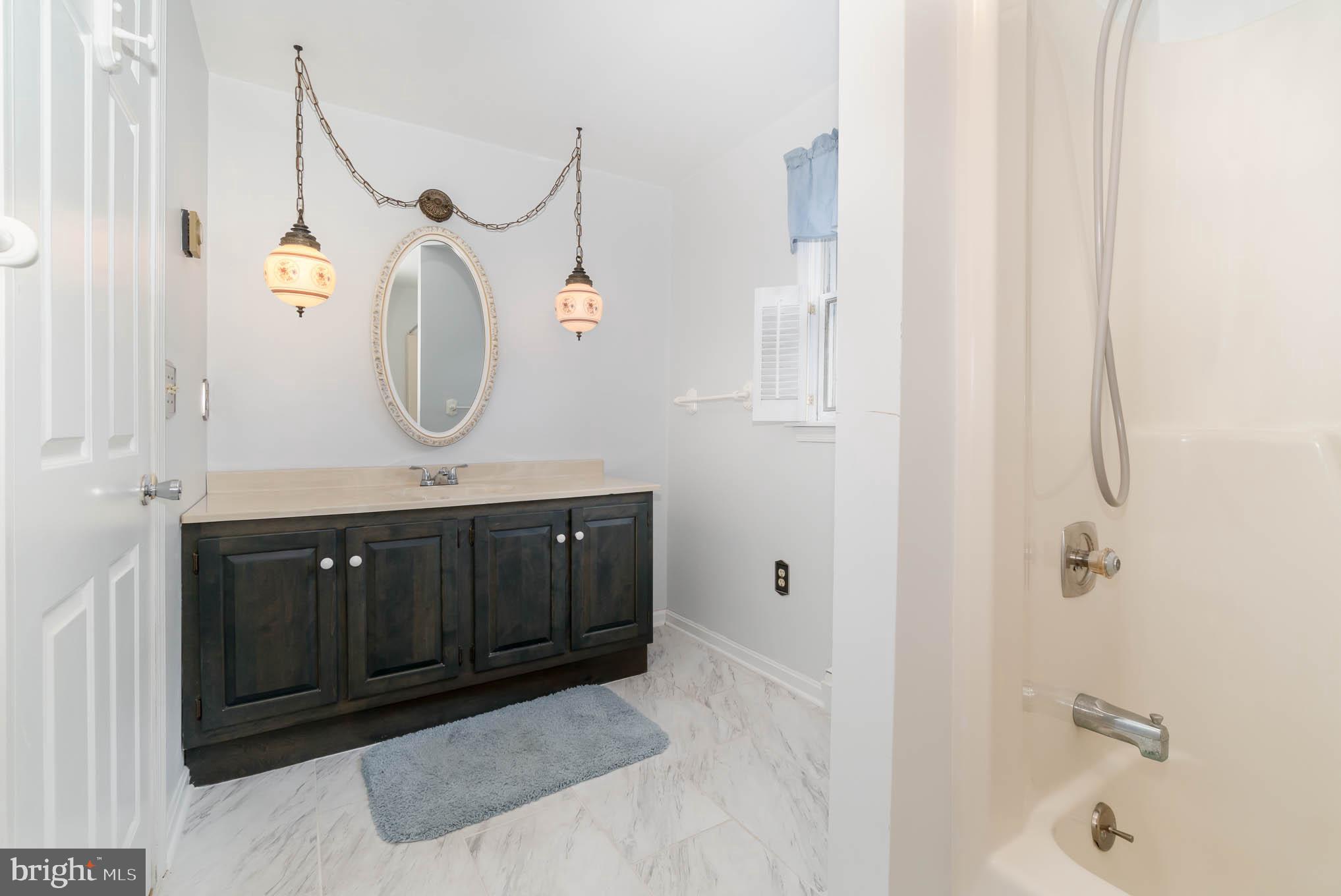 1193 Long Valley Road Westminster, MD 21158 - Photo 32 of 40 Upper level full bath