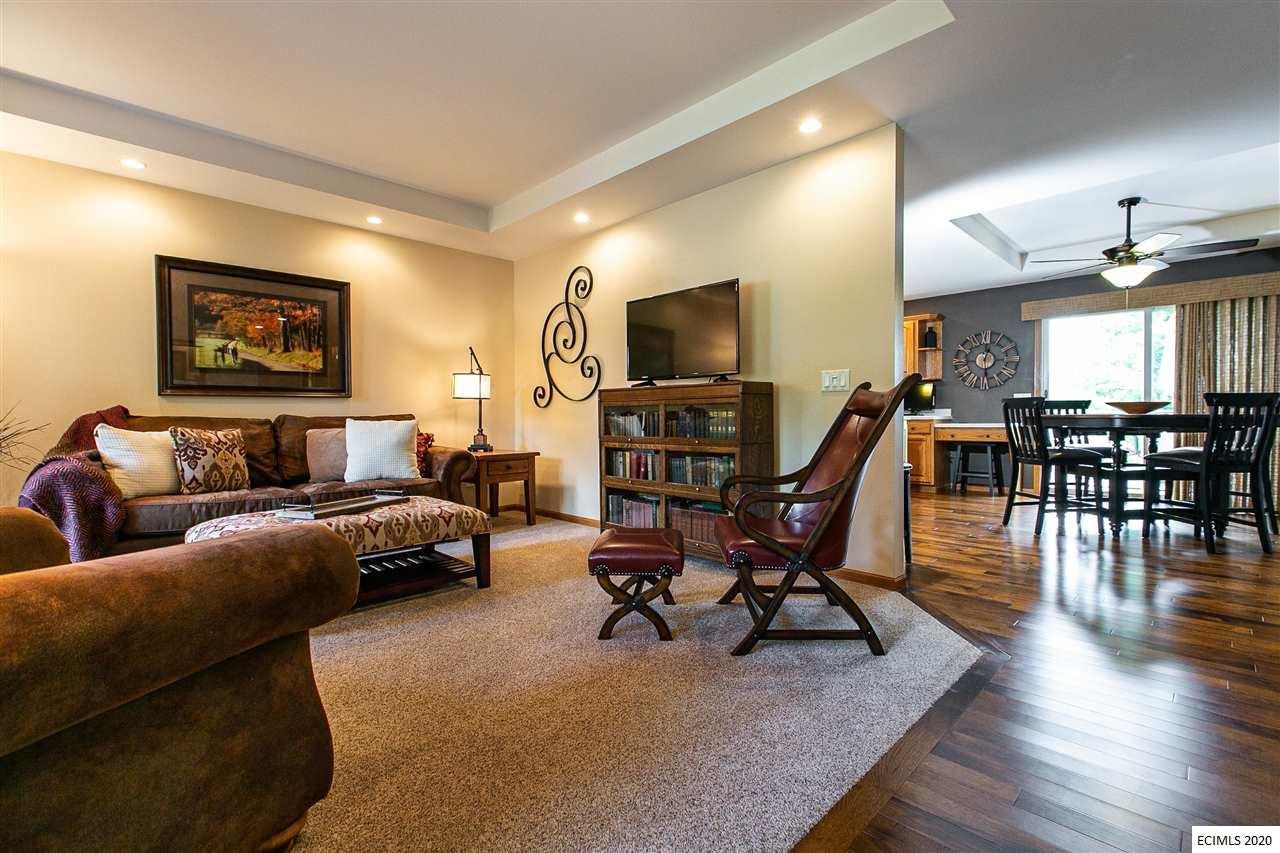 2333 Antler Ridge Drive Dubuque, IA 52002 - Photo 6 of 43 Gallery Image 6