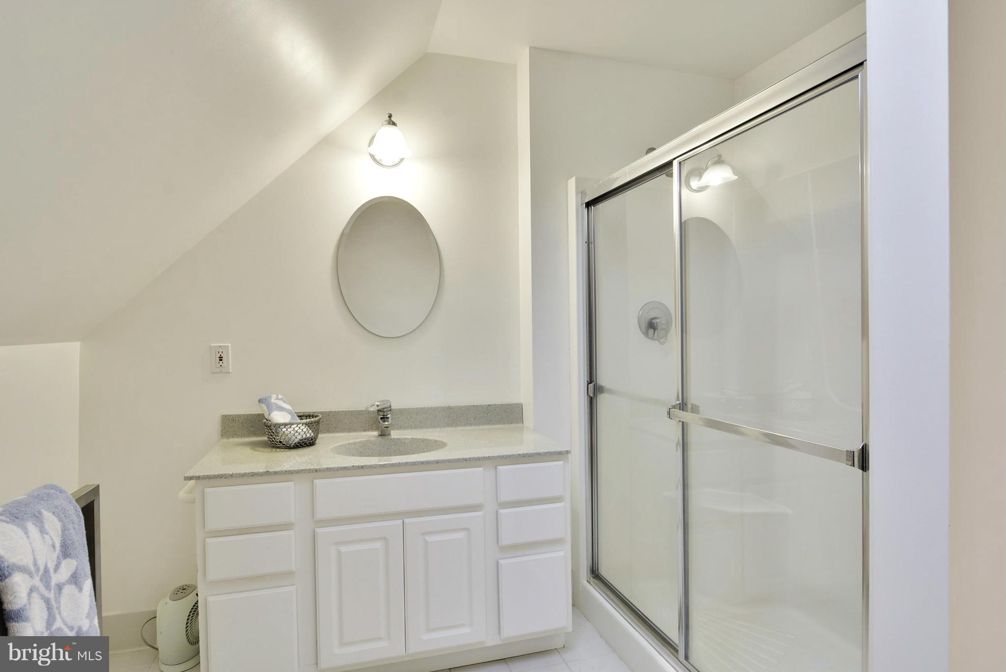 5300 Ross Neck Road Cambridge, MD 21613 - Photo 27 of 30 Bath (Master)