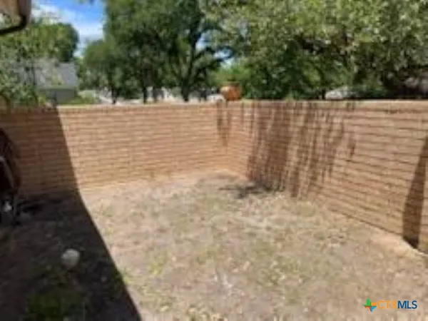 $217,000 | 306 South Arnold Street, Lampasas, TX 76550