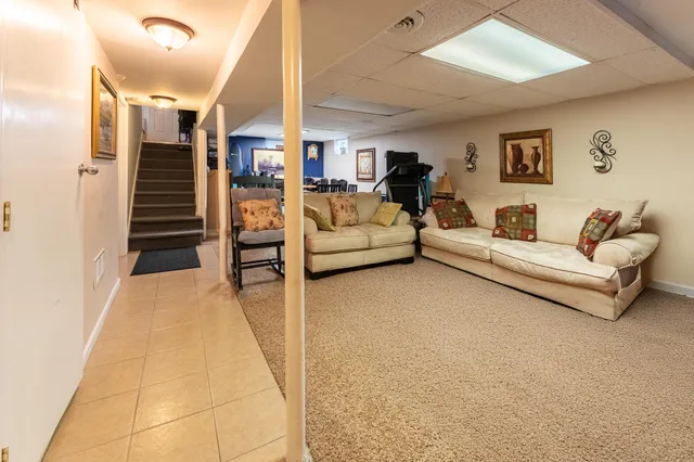 $450,000 | 3300 Ellenboro Drive, Troy, MI 48083