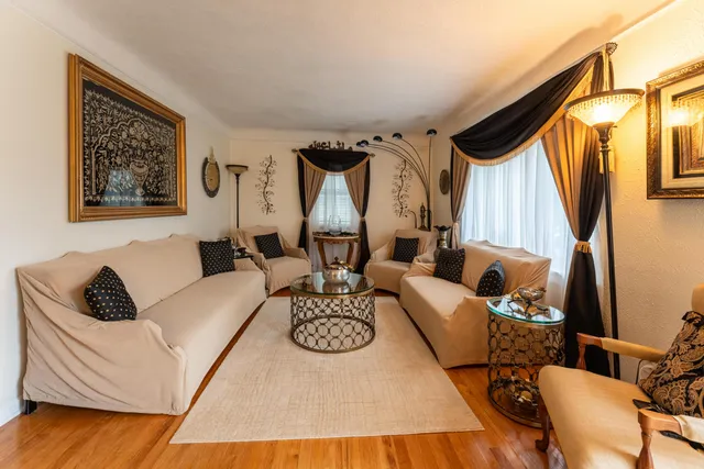 $450,000 | 3300 Ellenboro Drive, Troy, MI 48083