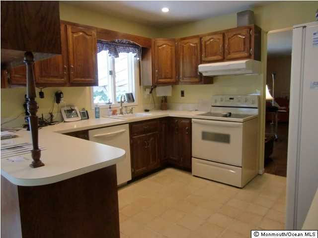 46 Hawthorne Road Middletown, NJ 07701 - Photo 3 of 19 Additional Photo