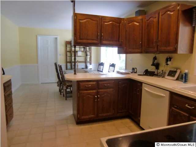 46 Hawthorne Road Middletown, NJ 07701 - Photo 4 of 19 Additional Photo