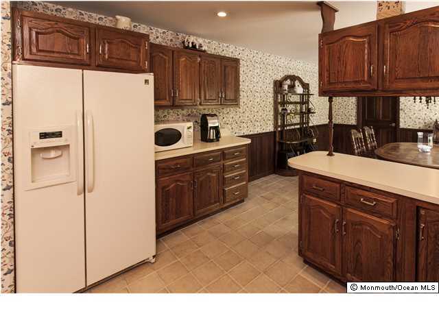46 Hawthorne Road Middletown, NJ 07701 - Photo 8 of 19 Additional Photo
