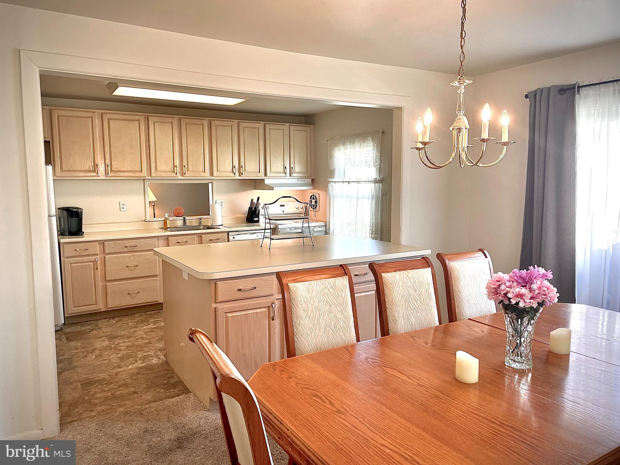 16 Cordrey Road Newark, DE 19713 - Photo 4 of 21 Dining room/Kitchen