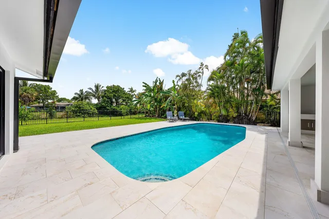 $2,725,000 | 6901 Giralda Circle, Boca Raton, FL 33433