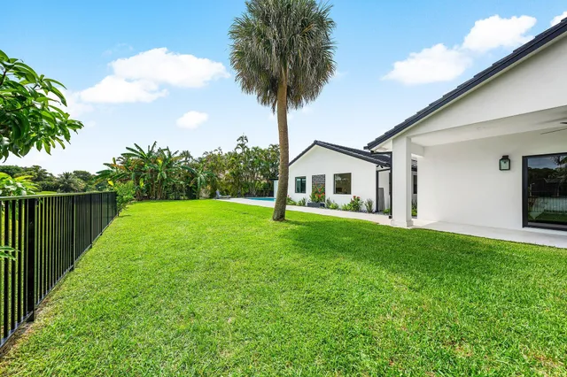 $2,725,000 | 6901 Giralda Circle, Boca Raton, FL 33433