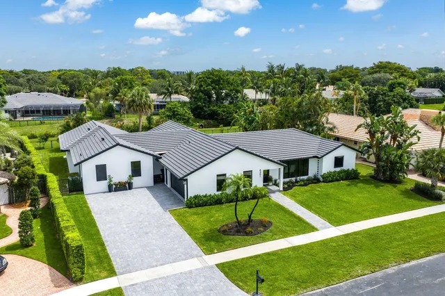 $2,725,000 | 6901 Giralda Circle, Boca Raton, FL 33433
