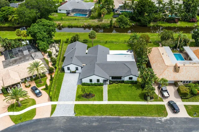 $2,725,000 | 6901 Giralda Circle, Boca Raton, FL 33433